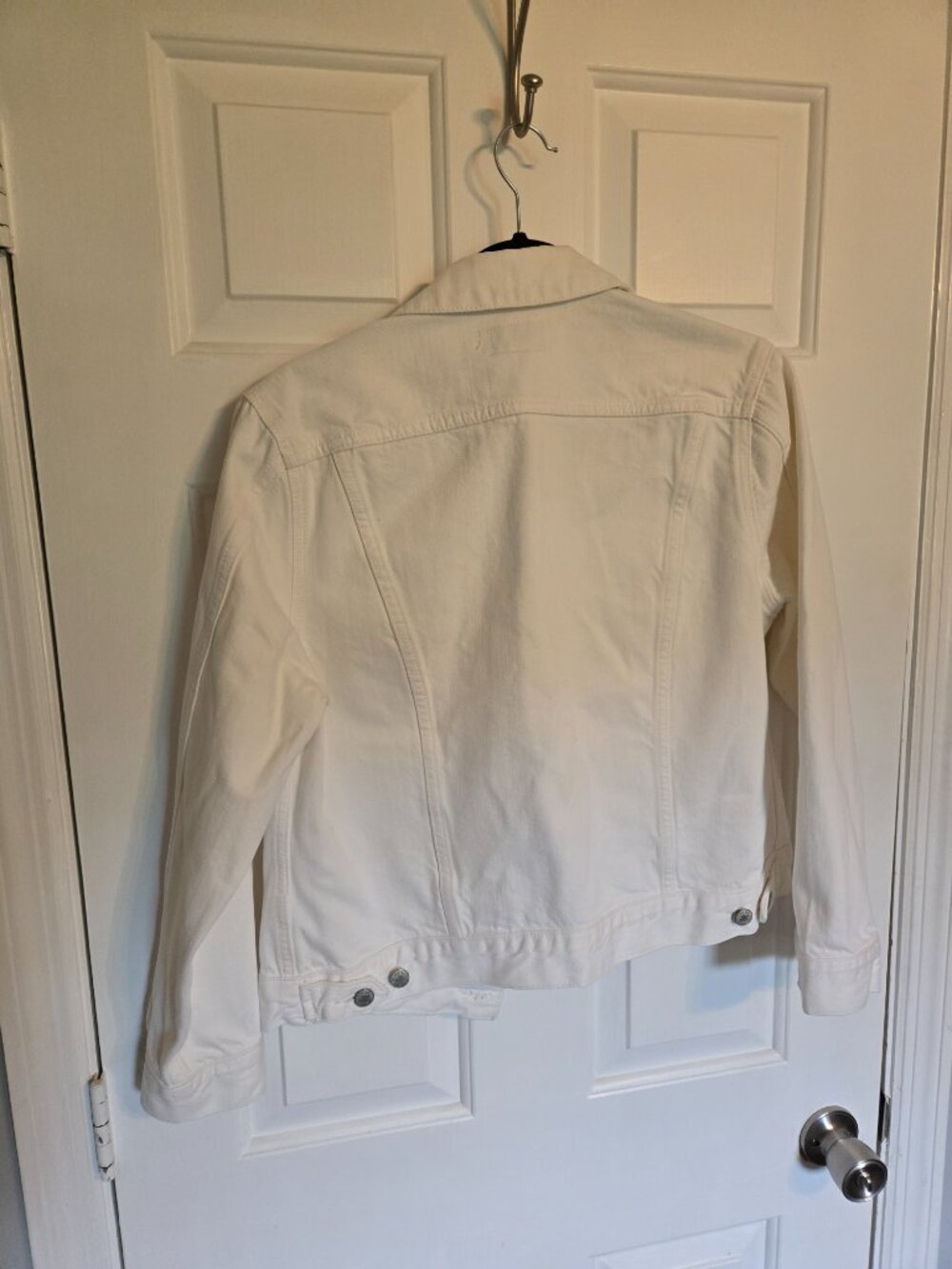 White denim jacket with rivets and buttons - Picture 2 of 2